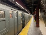  Lovin the line of Arnines at 34th St-Herald St Station just as they depart for Uptown